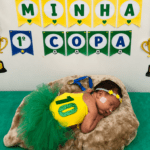 Com o tema “Minha 1ª Copa”, bebês prematuros participaram de um ensaio fotográfico especial no Hospital de Santa Maria | Foto: Divulgação IgesDF